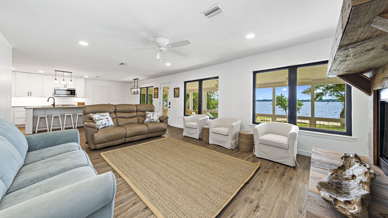 Photo of Livingroom in Lillian