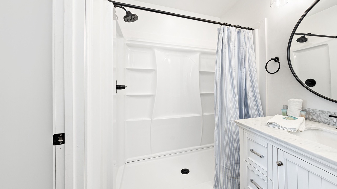 Photo of Bathroom in Lillian