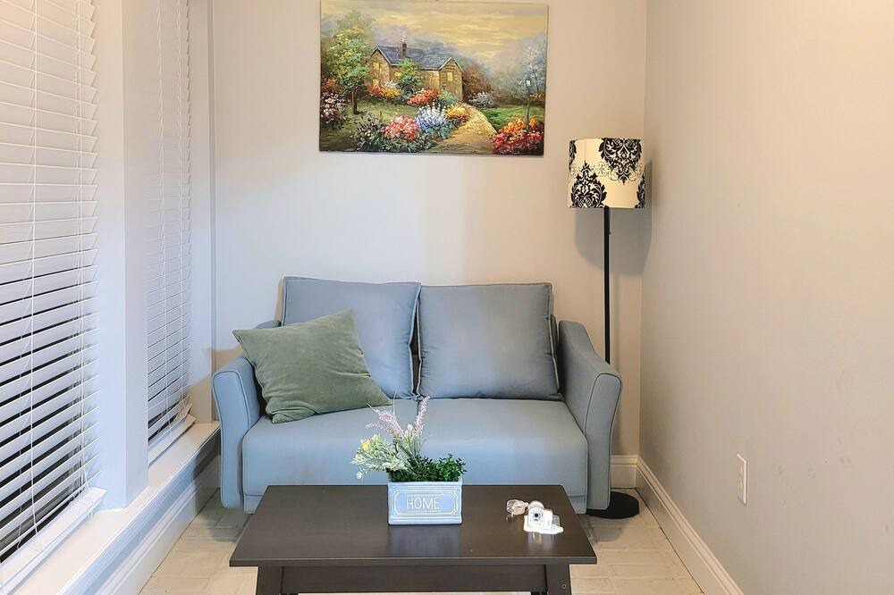 Photo of Livingroom in Denham Springs
