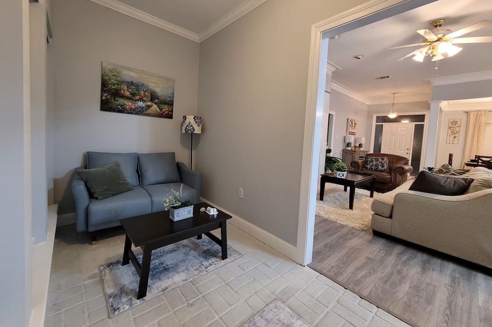 Photo of Livingroom in Denham Springs