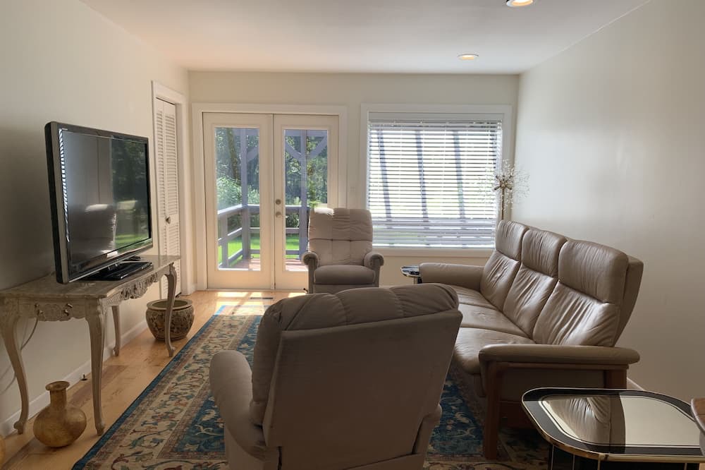 Photo of Bedroom in Tallahassee