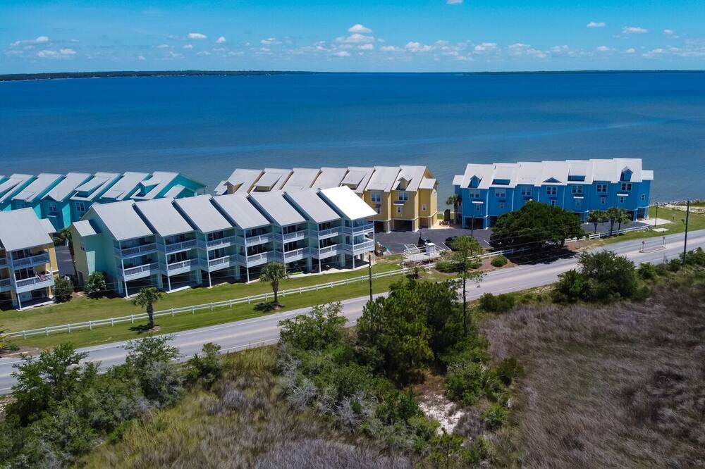 Photo of Outdoor in Innerarity Townhomes