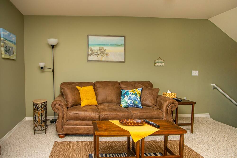 Photo of Livingroom in Innerarity Townhomes