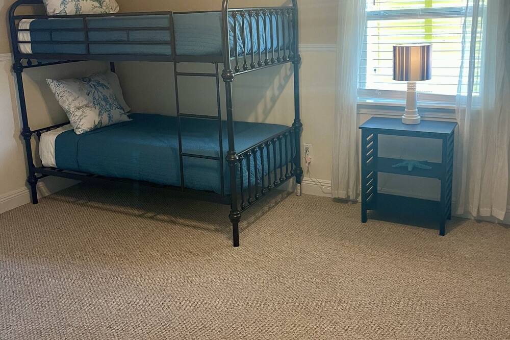 Photo of Bedroom in Royal Lagoons