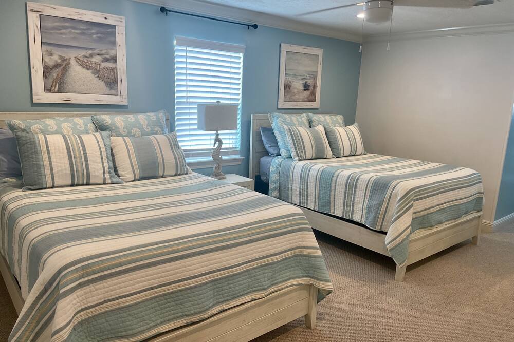 Photo of Bedroom in Royal Lagoons