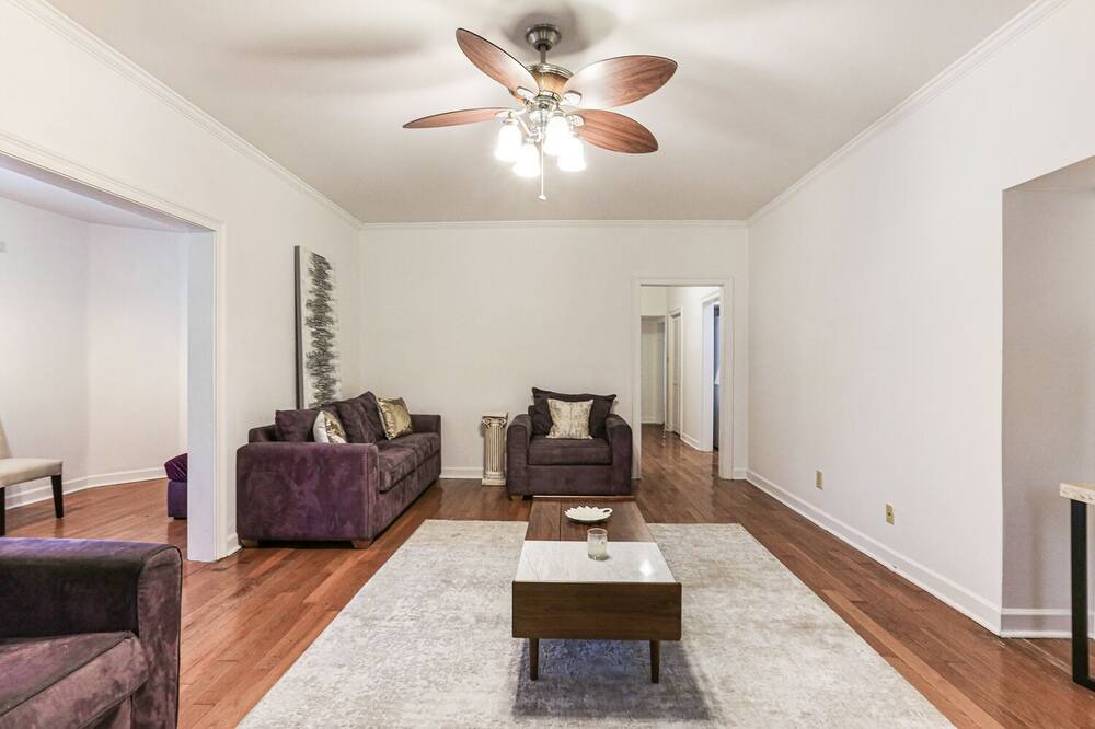 Photo of Livingroom in Broadmoor