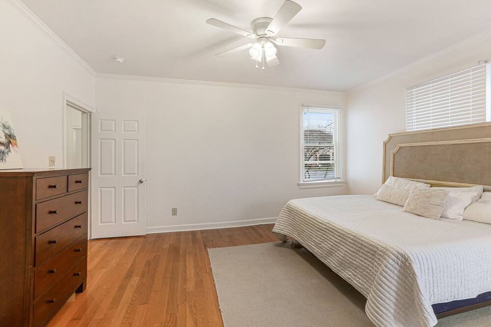 Photo of Bedroom in Broadmoor
