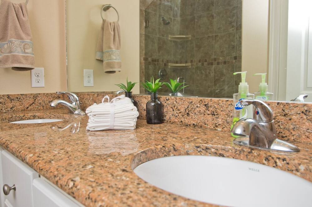Photo of Bathroom in Innerarity Townhomes