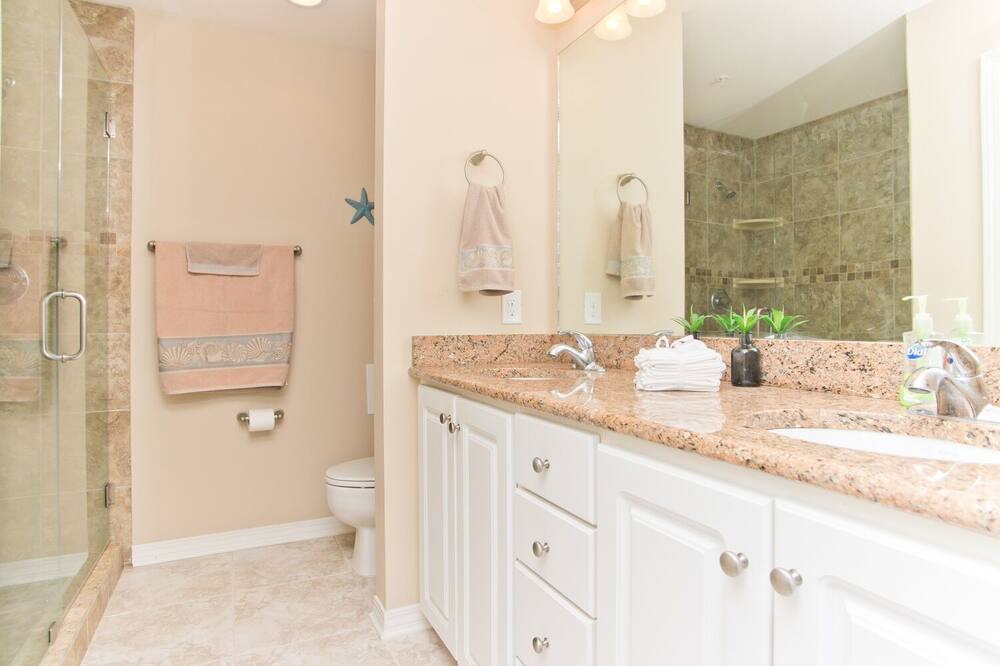 Photo of Bathroom in Innerarity Townhomes