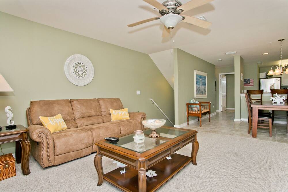 Photo of Livingroom in Innerarity Townhomes