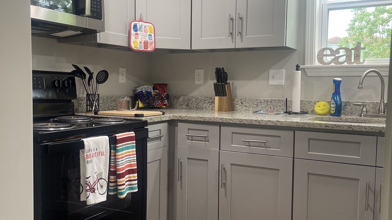 Photo of Kitchen in Kenner - Louis Armstrong International Airport