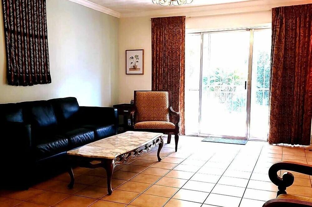 Photo of Livingroom in Fairgrounds