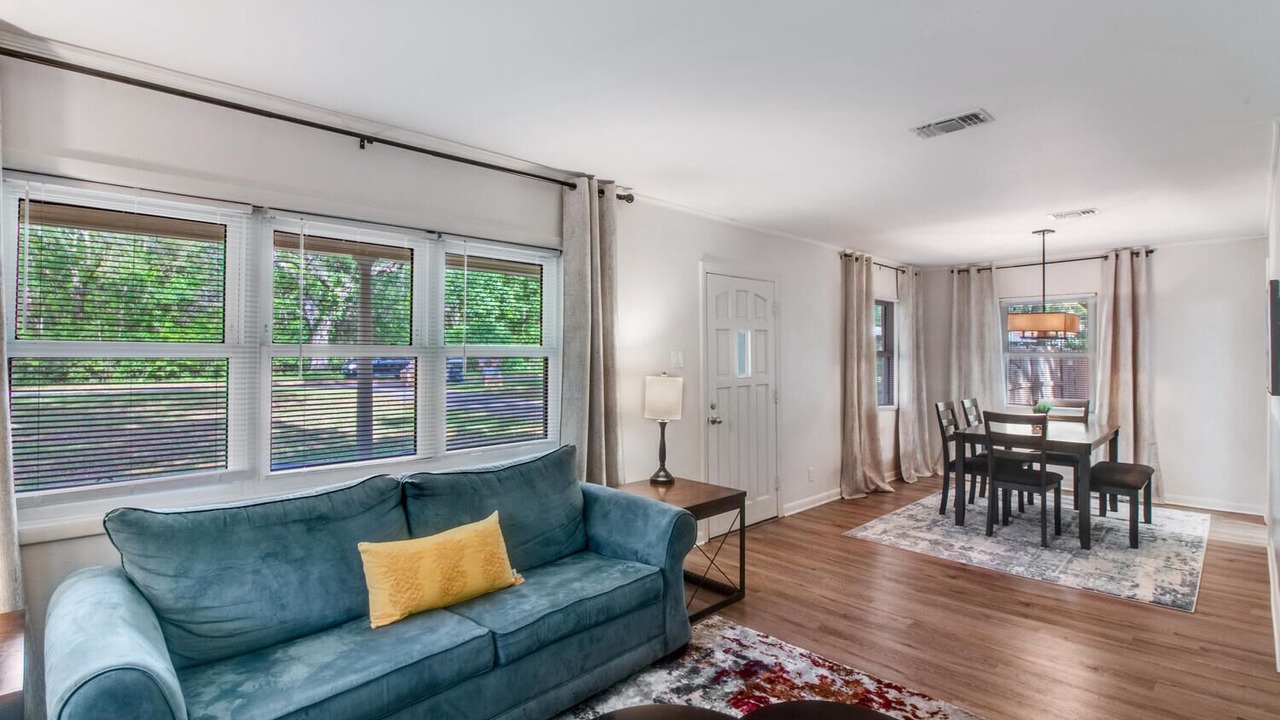Photo of Livingroom in West Pensacola