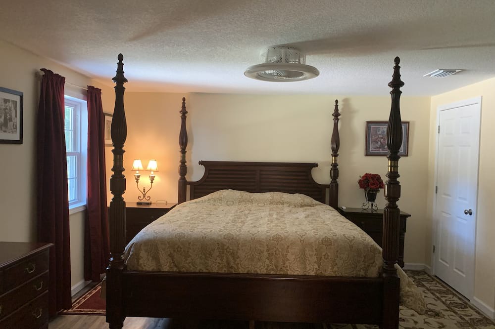 Photo of Bedroom in Baker