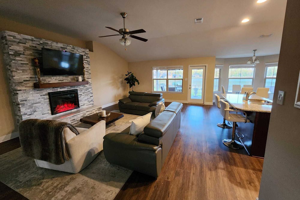 Photo of Livingroom in Biloxi