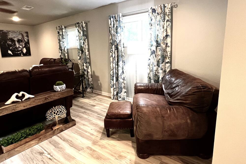 Photo of Livingroom in Benton