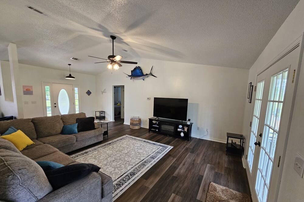 Photo of Livingroom in Florida Panhandle