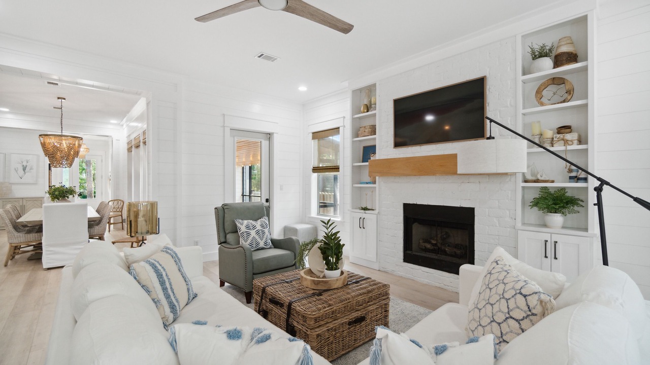 Photo of Livingroom in Dune Allen Beach