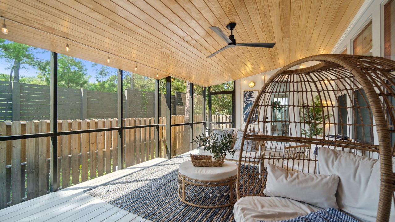 Photo of Patio Balcony in Dune Allen Beach