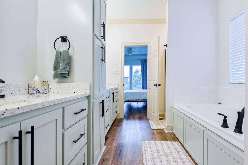 Photo of Bathroom in Ventress