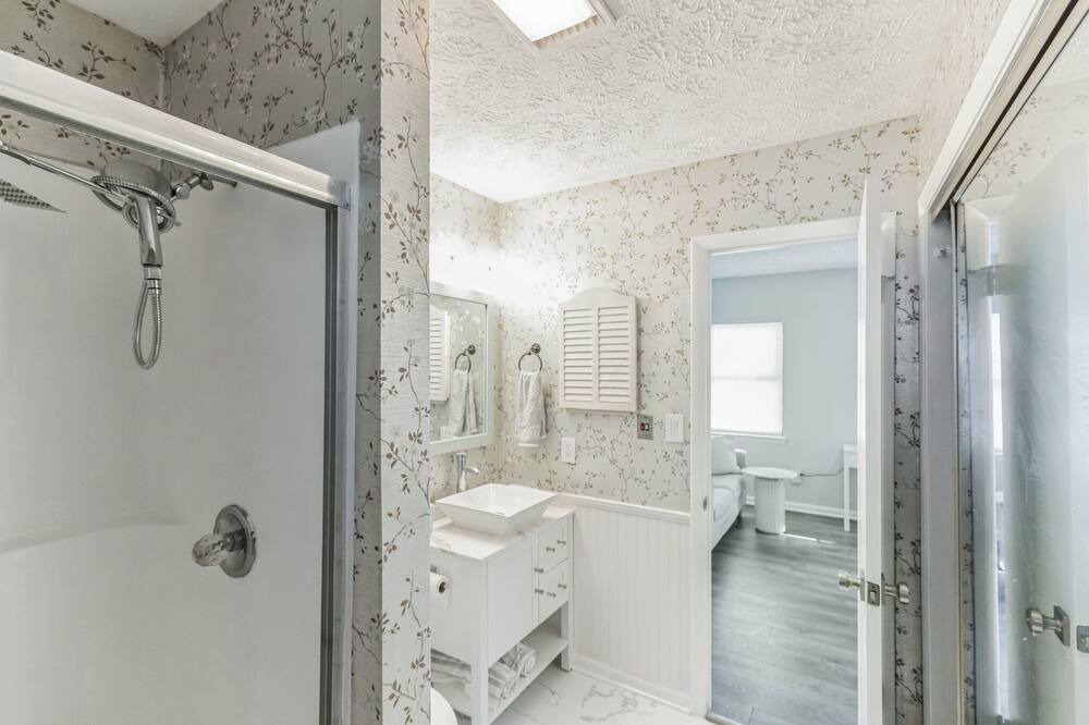 Photo of Bathroom in Laguna Beach Estates