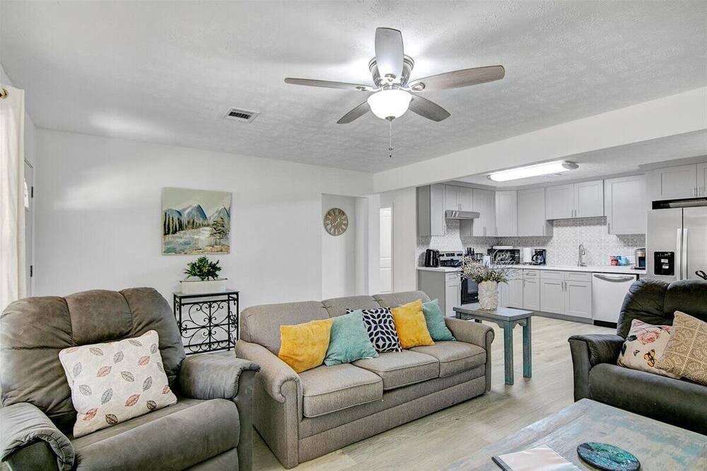 Photo of Livingroom in Jasper