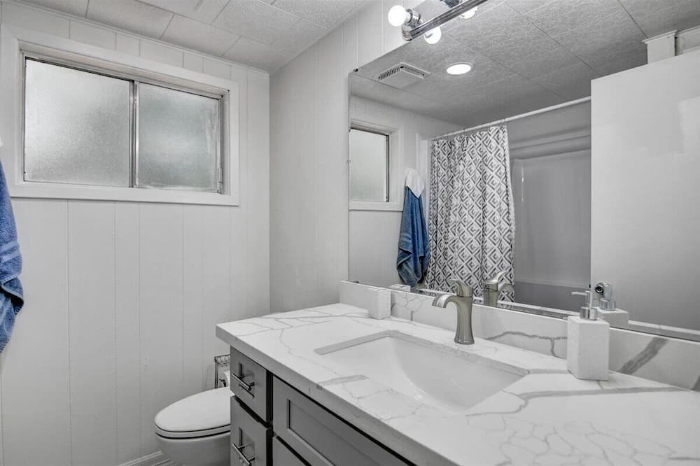 Photo of Bathroom in Jasper