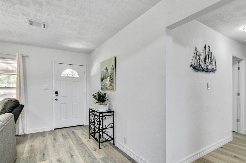 Photo of Livingroom in Jasper