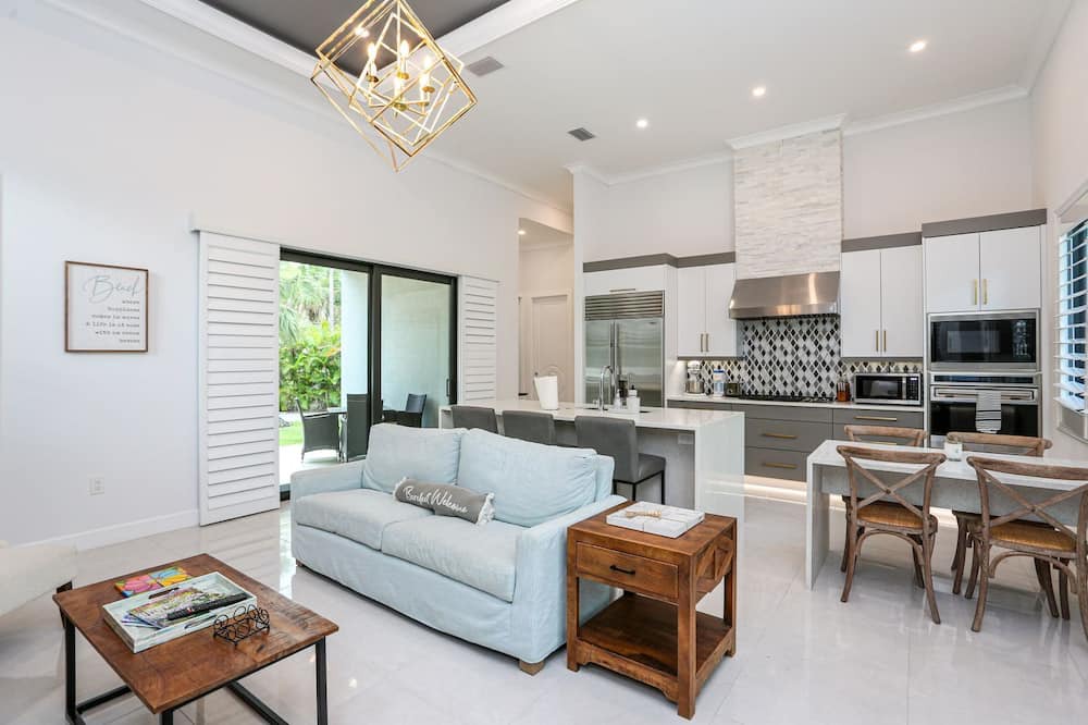 Photo of Livingroom in Naples