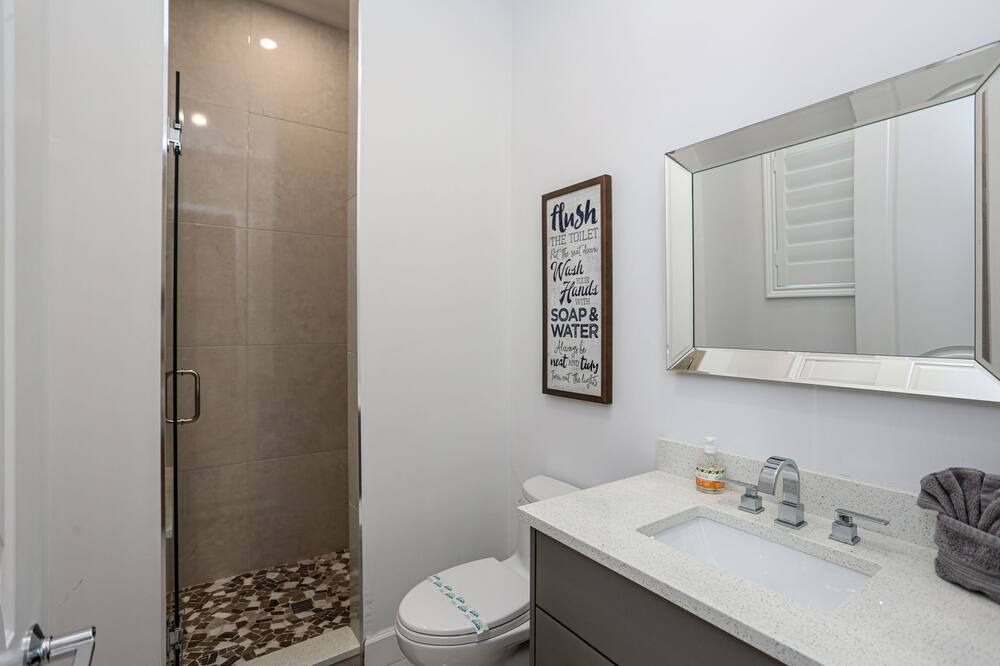 Photo of Bathroom in Naples
