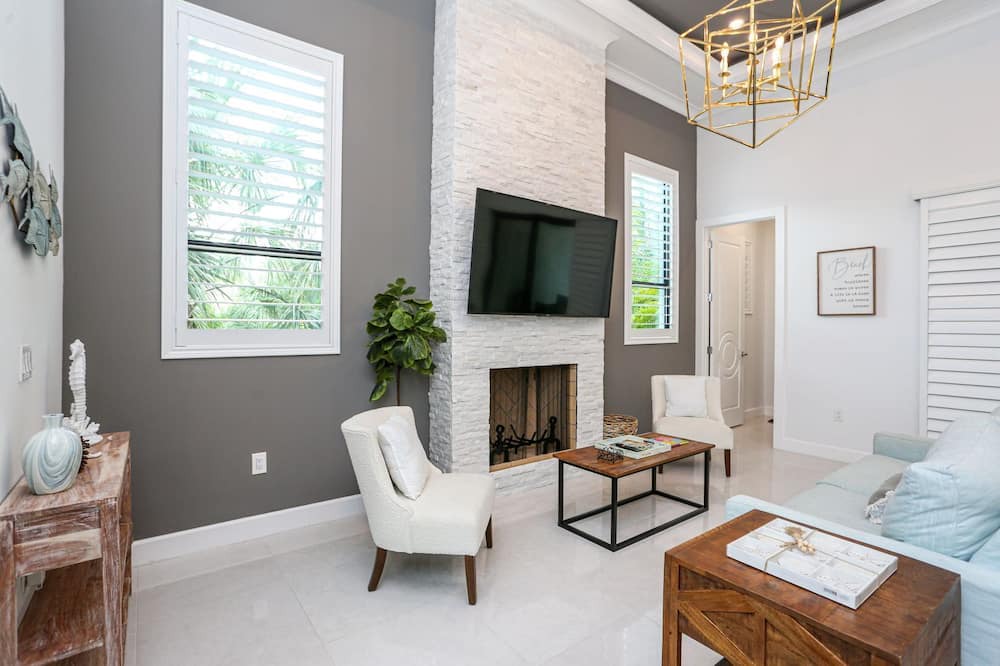 Photo of Livingroom in Naples