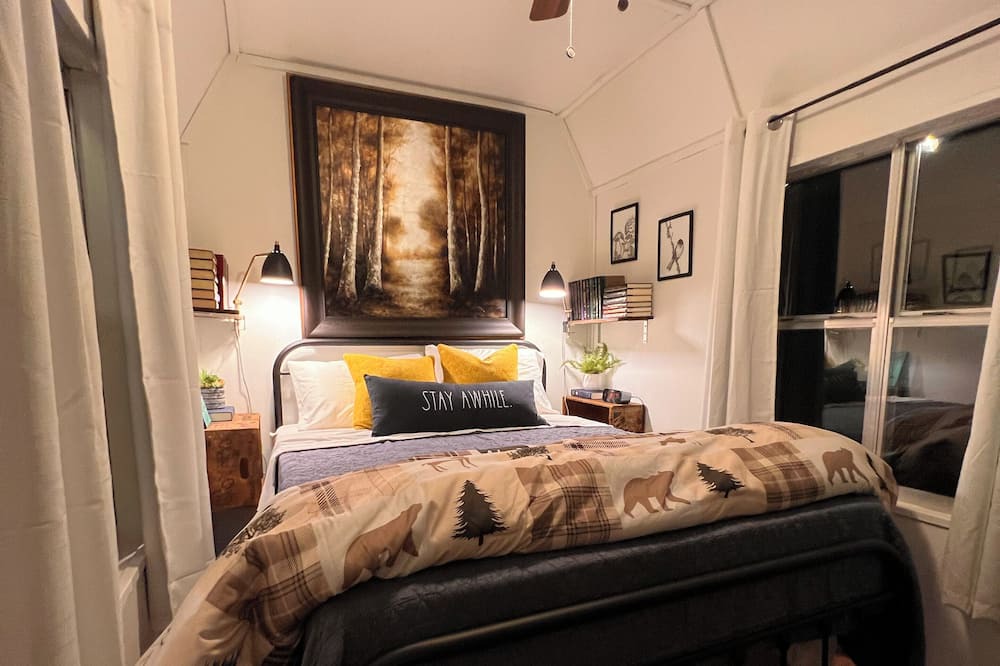 Photo of Bedroom in Ellisville