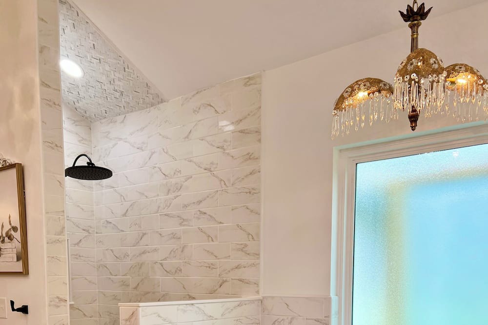 Photo of Bathroom in Kiln