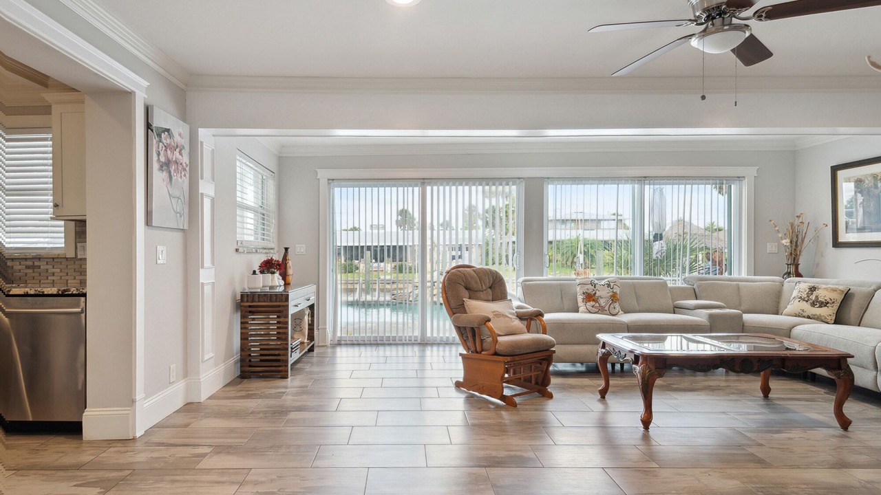 Photo of Livingroom in Intracoastal Homes