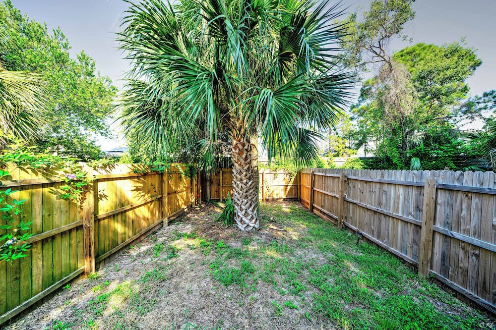 Photo of Outdoor in Thomas Drive
