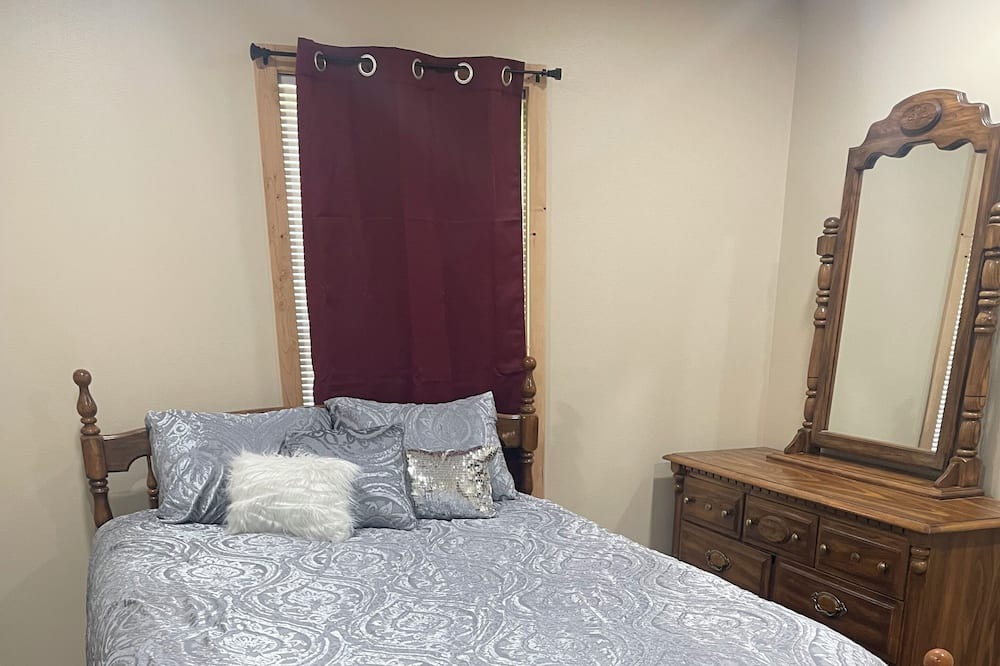 Photo of Bedroom in Taylor