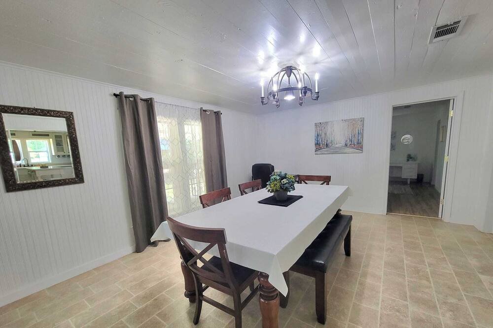 Photo of Livingroom in San Augustine
