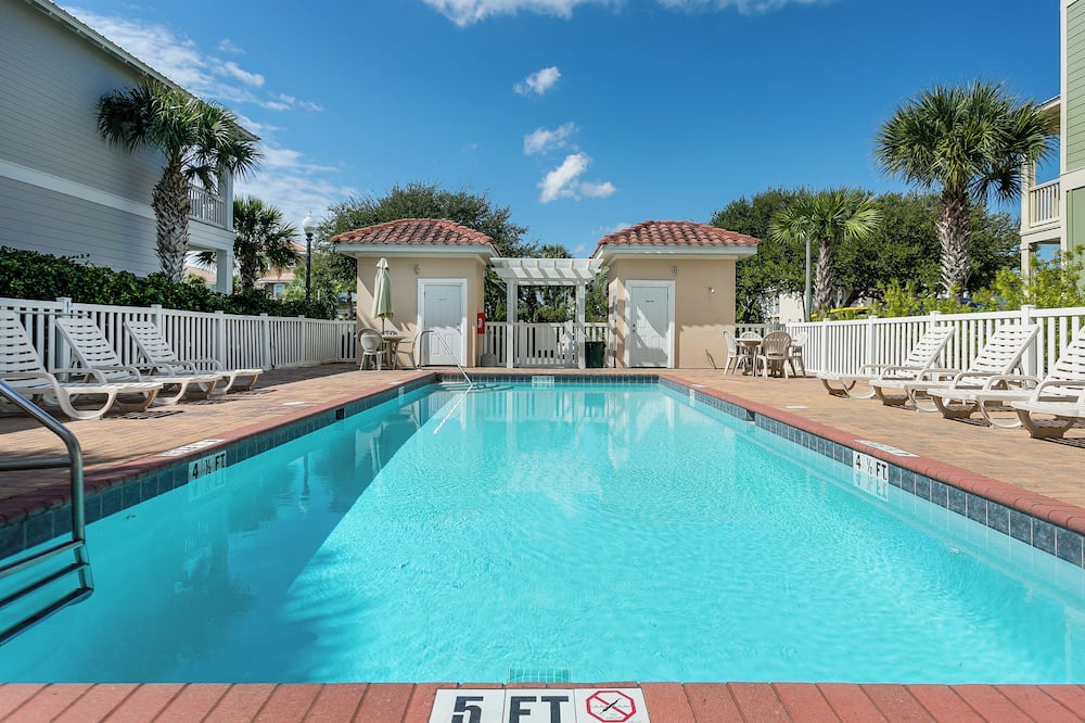 Photo of Outdoor in Emerald Waters Village