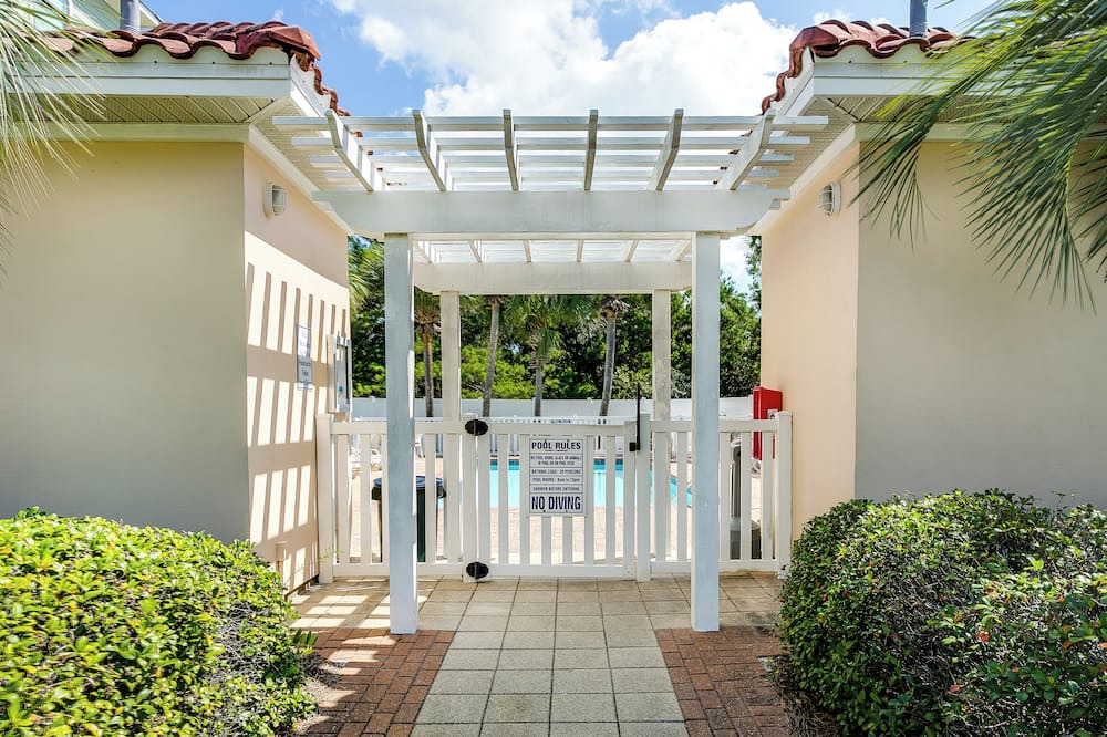 Photo of Outdoor in Emerald Waters Village