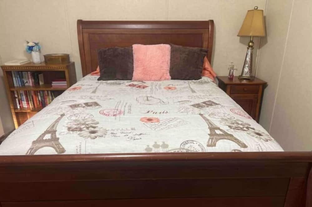 Photo of Bedroom in Orange