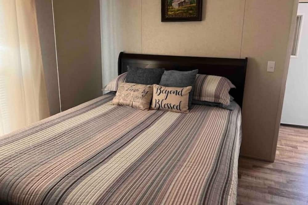 Photo of Bedroom in Orange