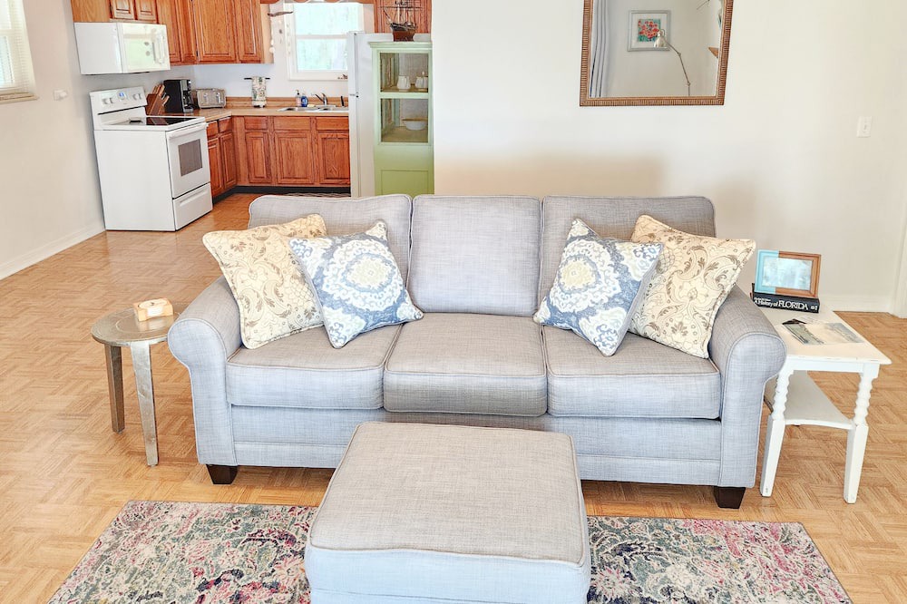 Photo of Livingroom in Eastpoint