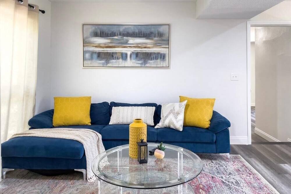 Photo of Livingroom in Milton
