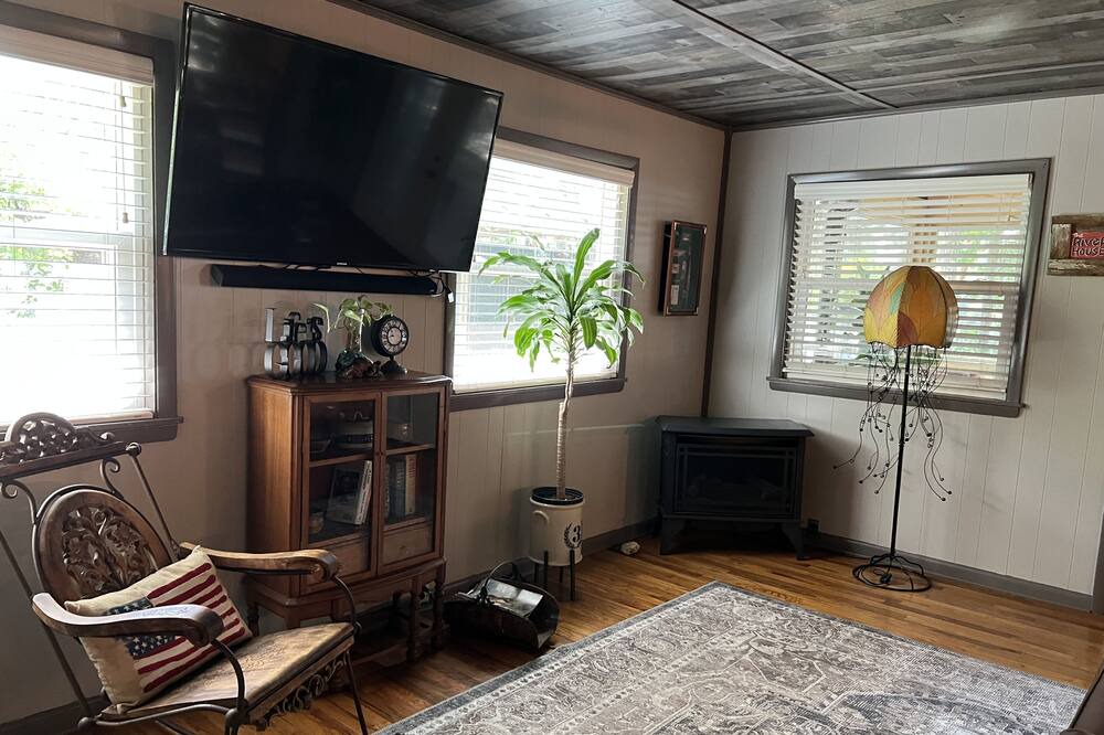Photo of Livingroom in Sopchoppy