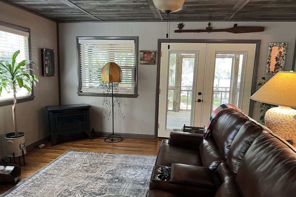 Photo of Livingroom in Sopchoppy