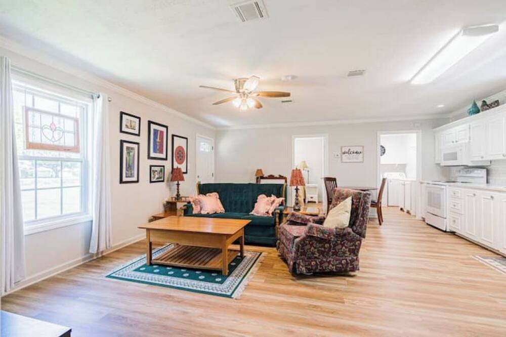 Photo of Livingroom in Breaux Bridge