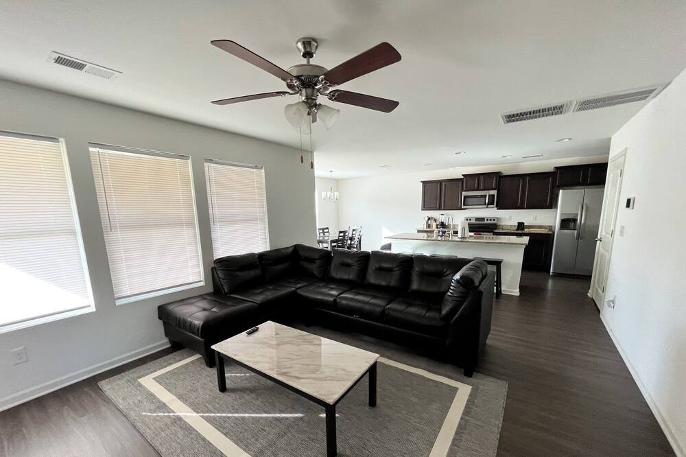 Photo of Livingroom in Fultondale