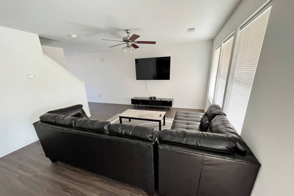Photo of Livingroom in Fultondale