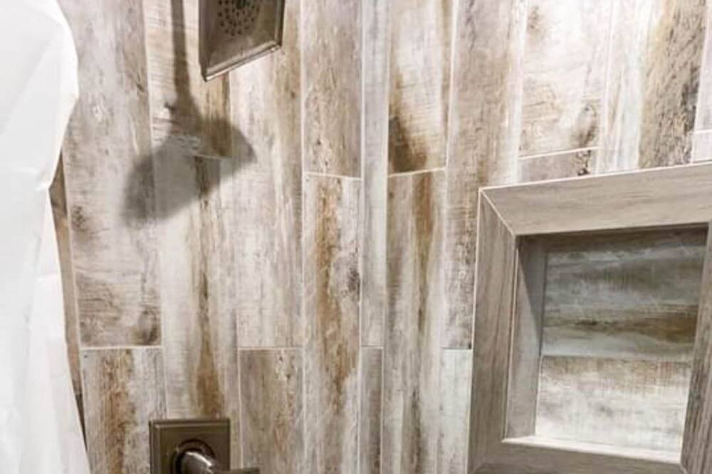 Photo of Bathroom in Summer Breeze