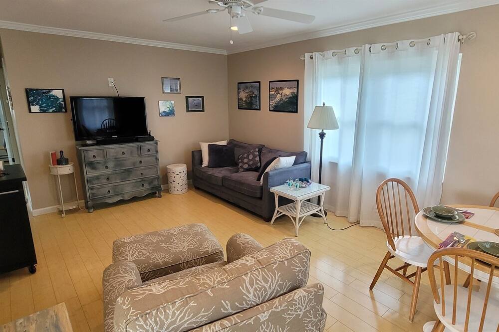 Photo of Livingroom in Riviera Beach